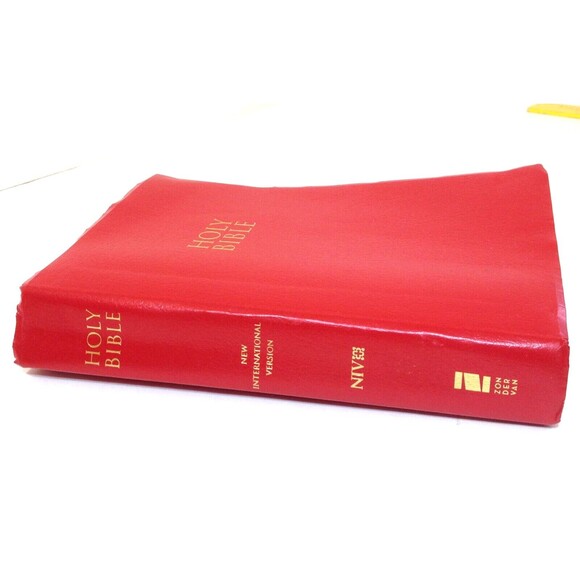 NIV Gift and Award Bible Leather Look Red Gold Letters 2011 - Picture 4 of 7